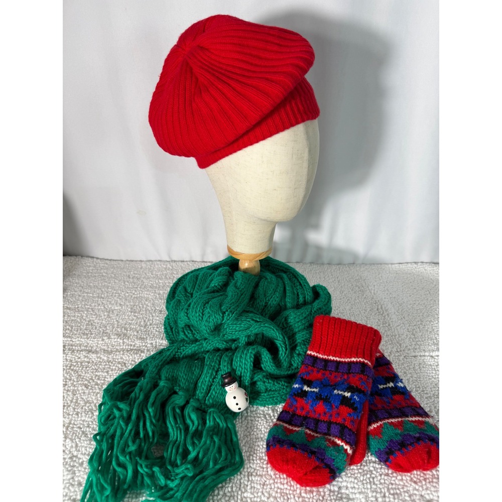 VTG Red Beret Hat Green Aeropostale Y2K Knit‎ Scarf VTG Knitted Mittens Winter